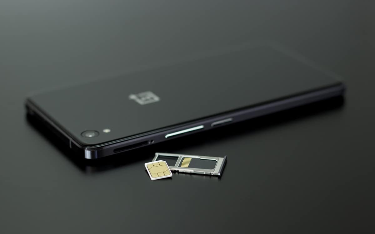 sim slot mobile phone